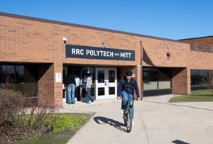 Lockers for 2nd Year MITT Students at Henlow/ Fultz / Pembina locations - main view